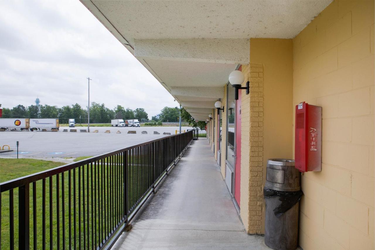 Hotel Oyo Kings Dominion 2*